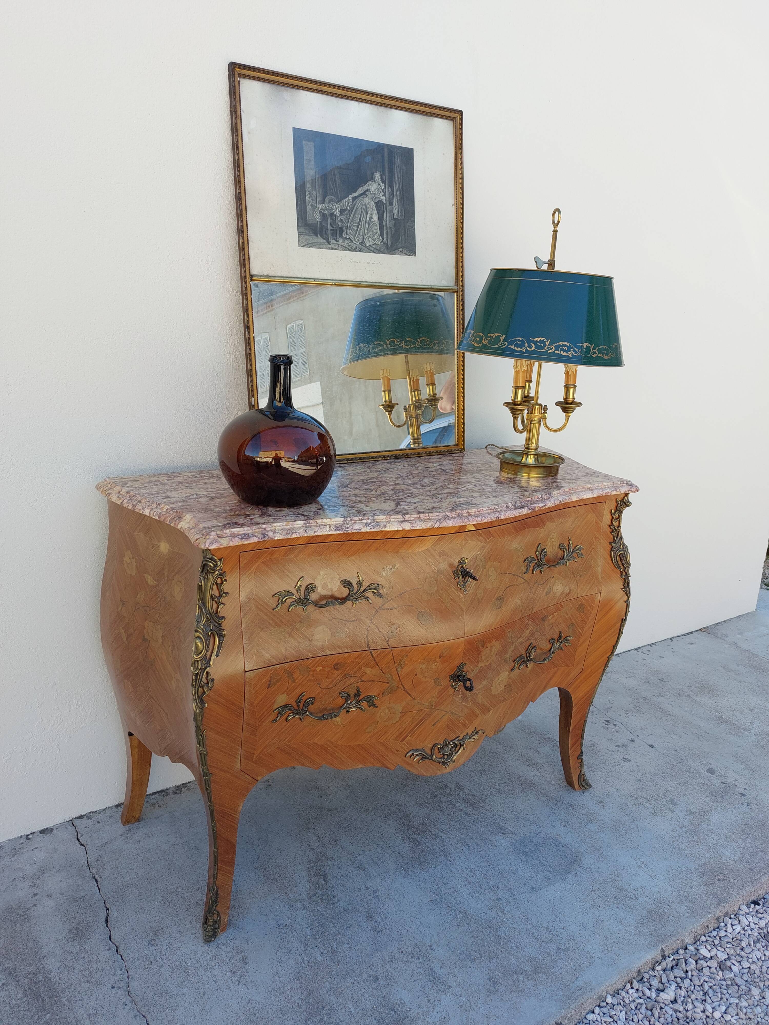 Louis XV chest of drawers in rosewood marquetry