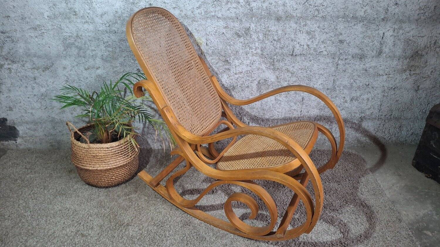 Rocking-chair style Thonet hêtre courbé & cannage – années 60