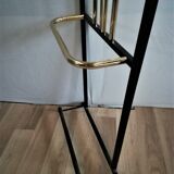 wardrobe wears coat/hat/vintage umbrella