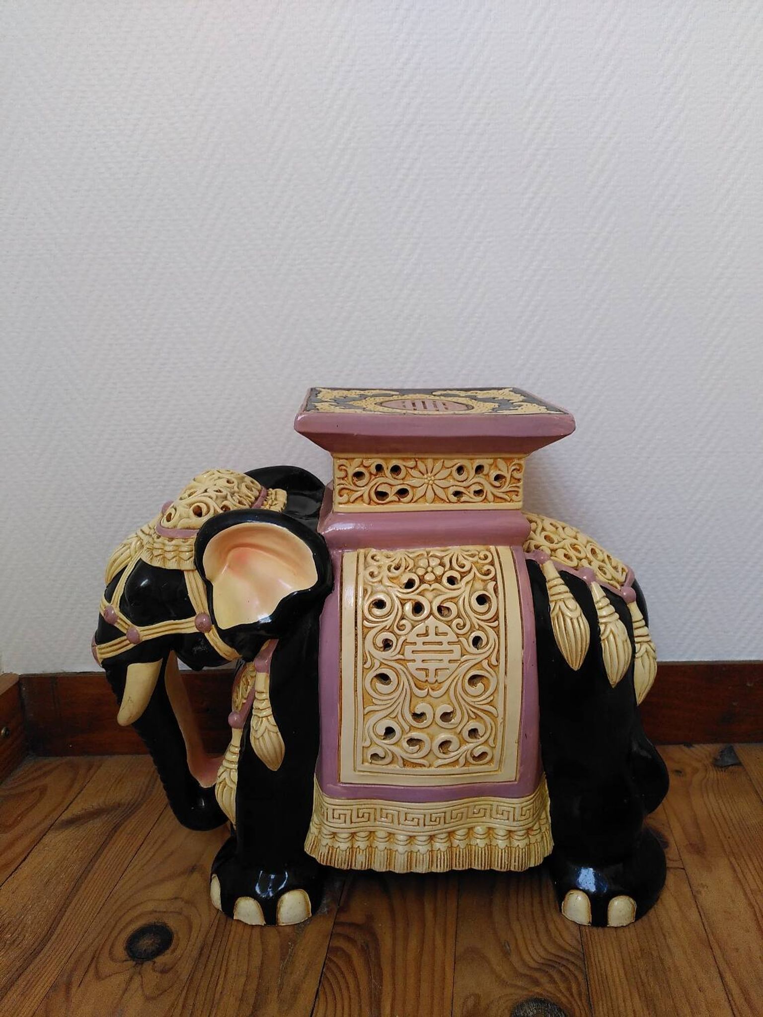 Éléphant en céramique des années 60