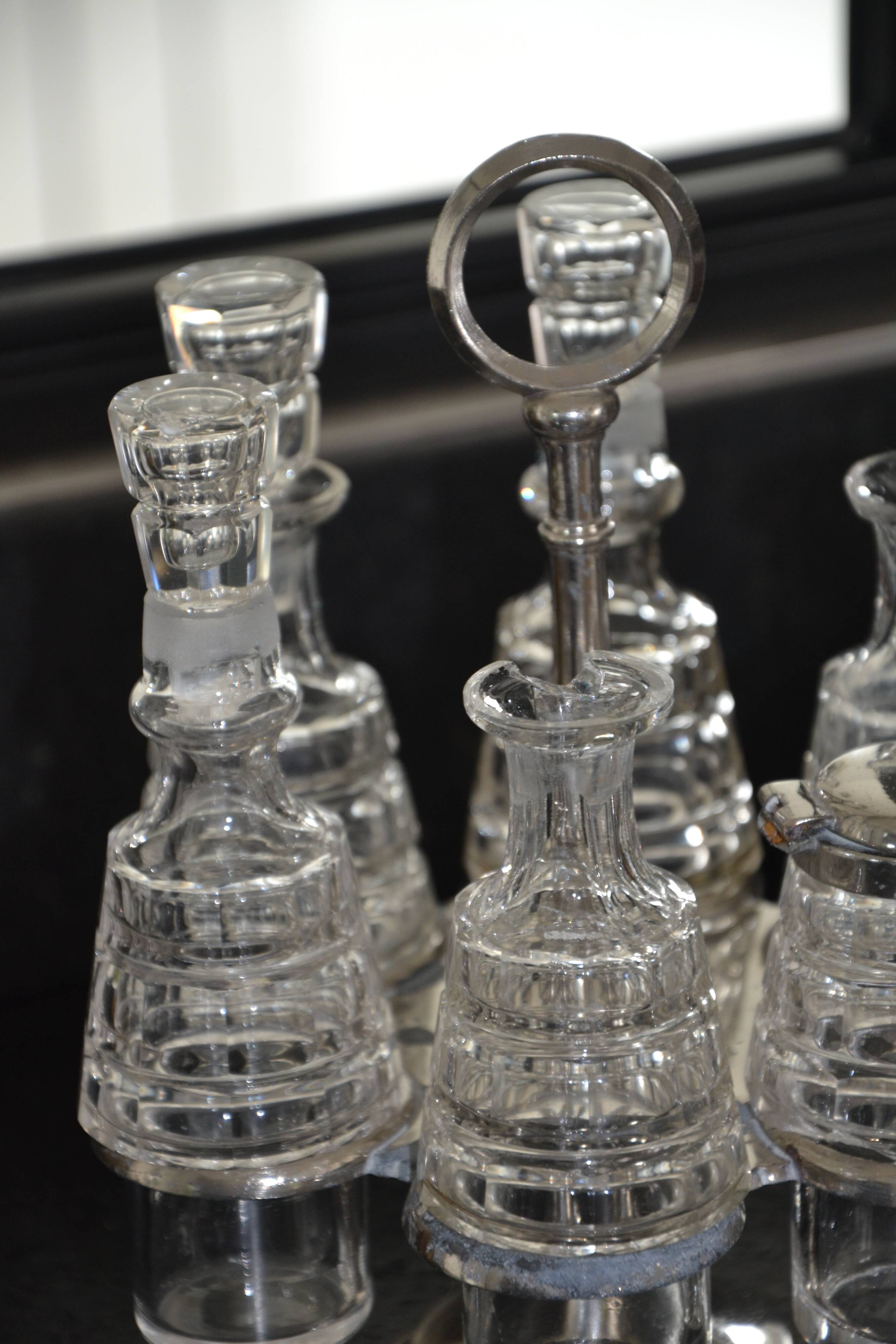 Silver-plated oil and pepper server in Art Deco style.