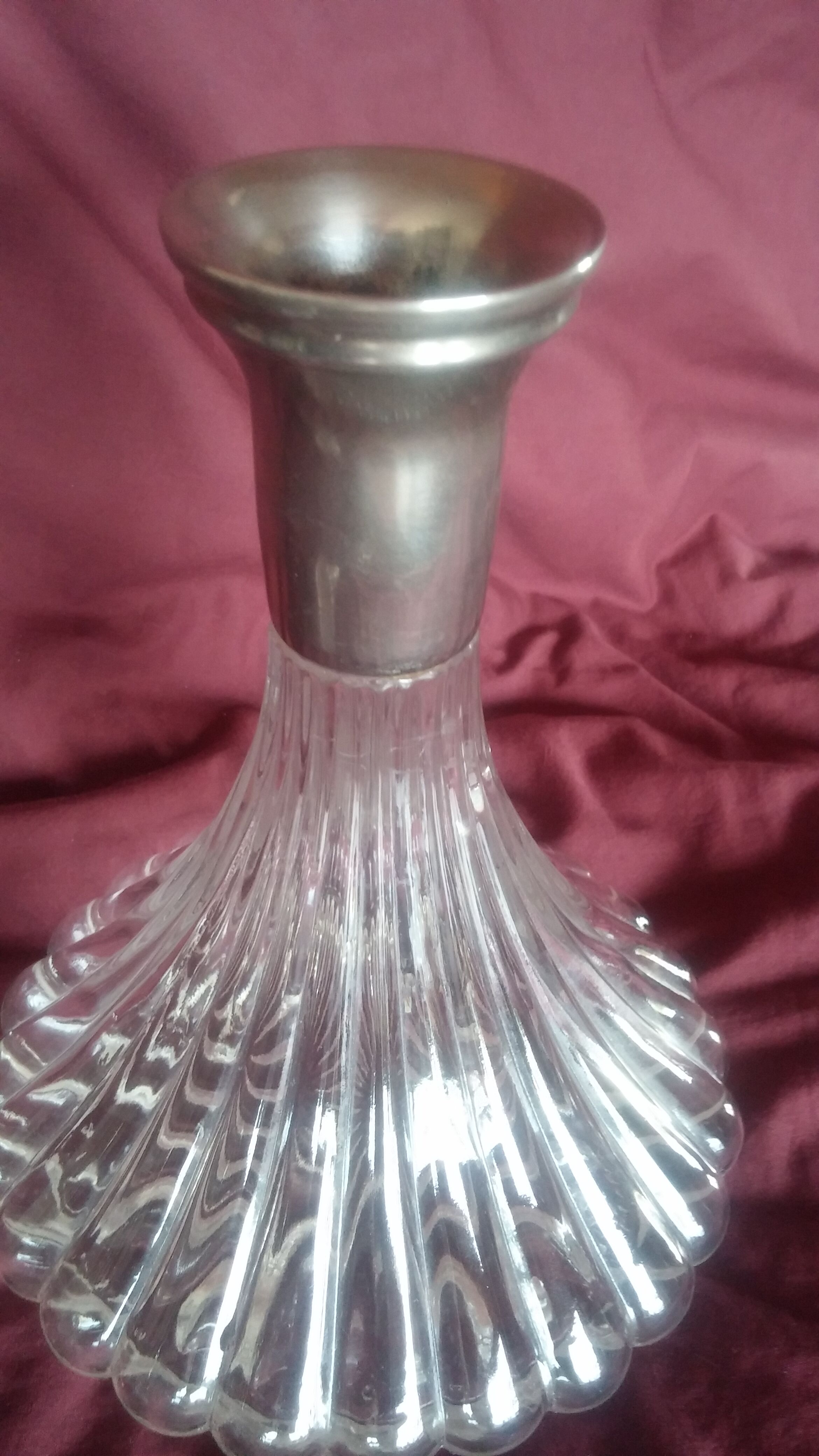 Decanter decanter with silver neck