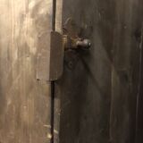 Sorting cabinet with door