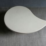 Table basse tripode, forme goutte d'eau, années 60