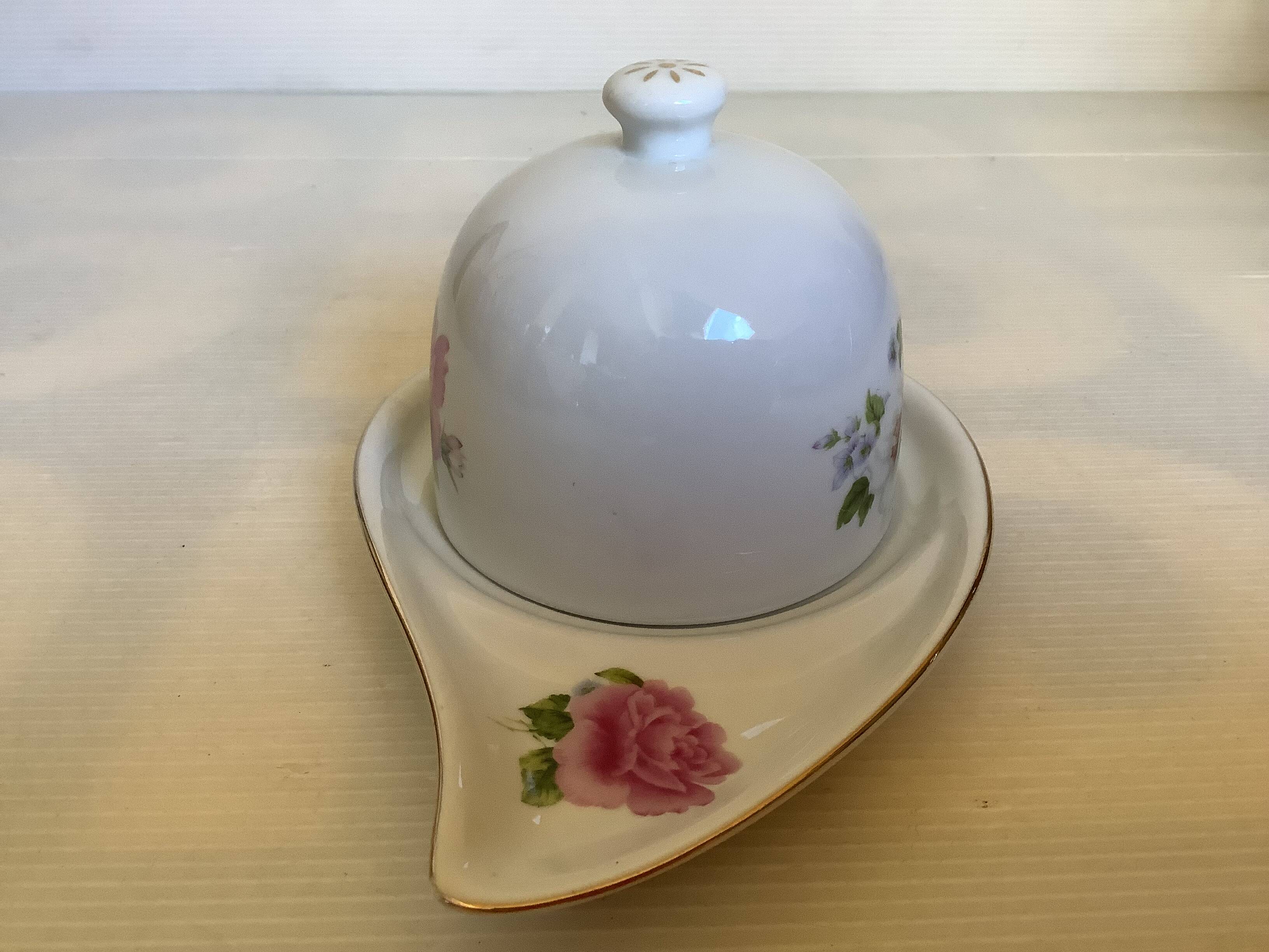 Butter dish with lid flowers