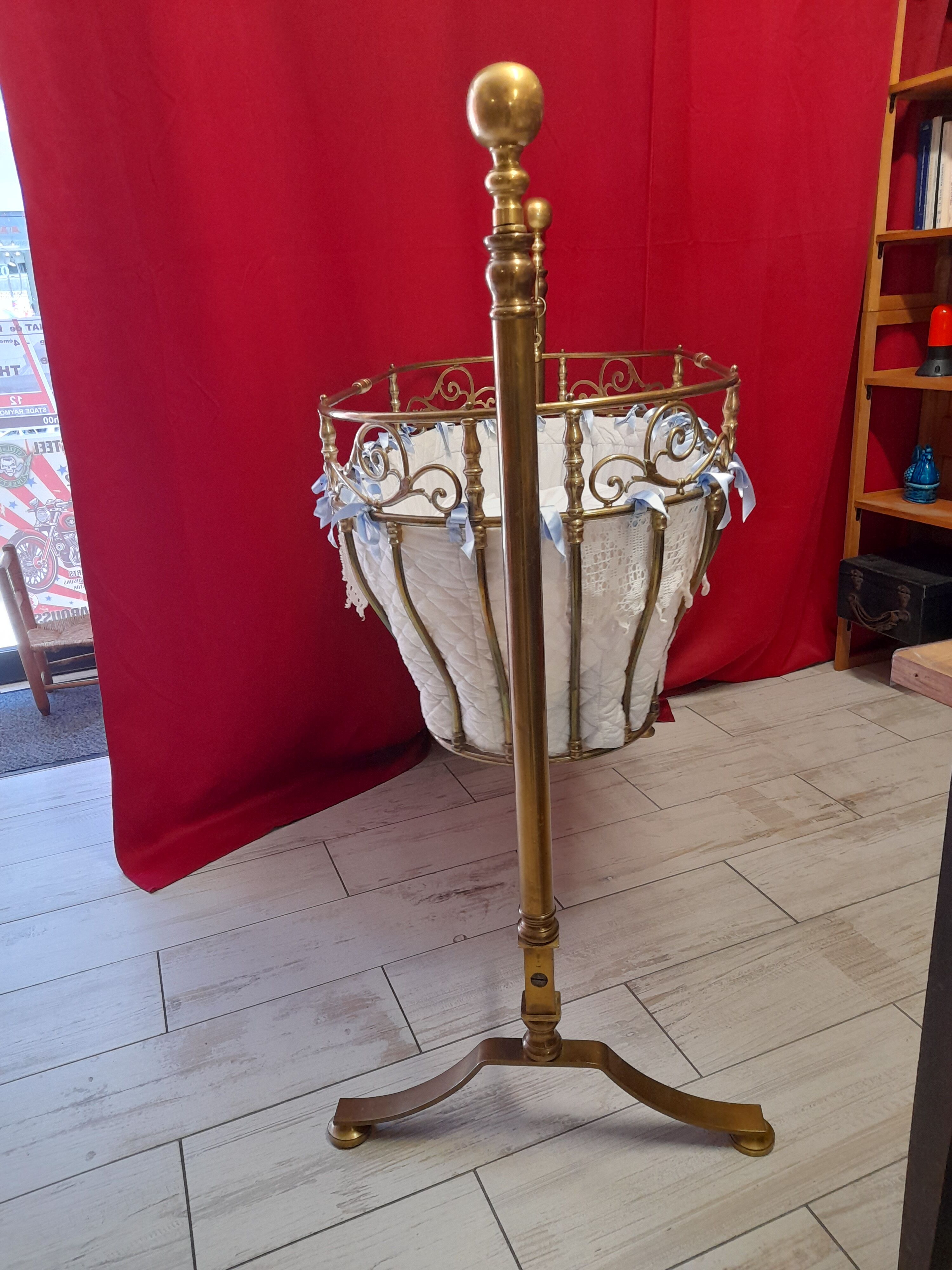 Old cot in brass 19th century