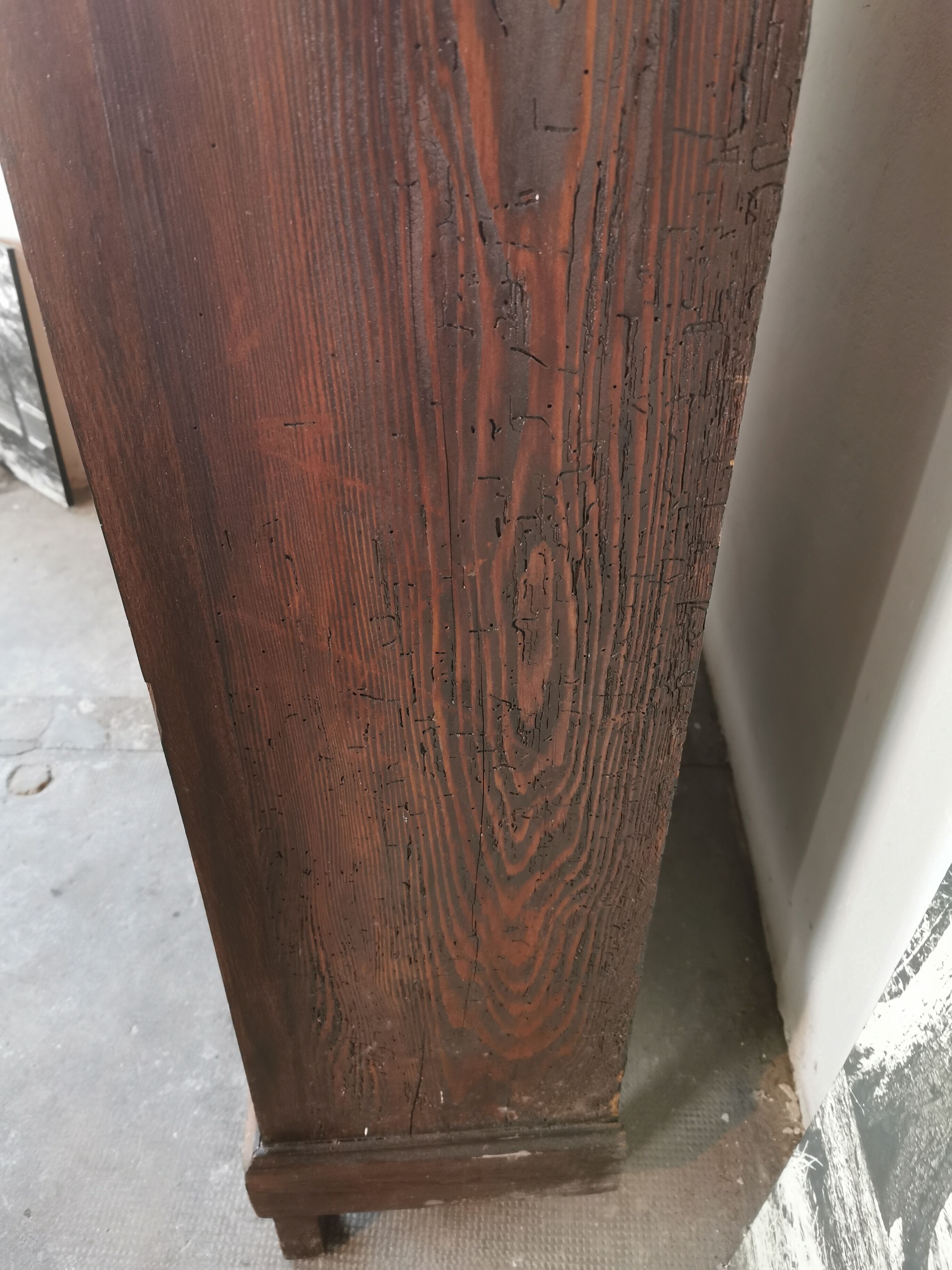 Library, wooden showcase