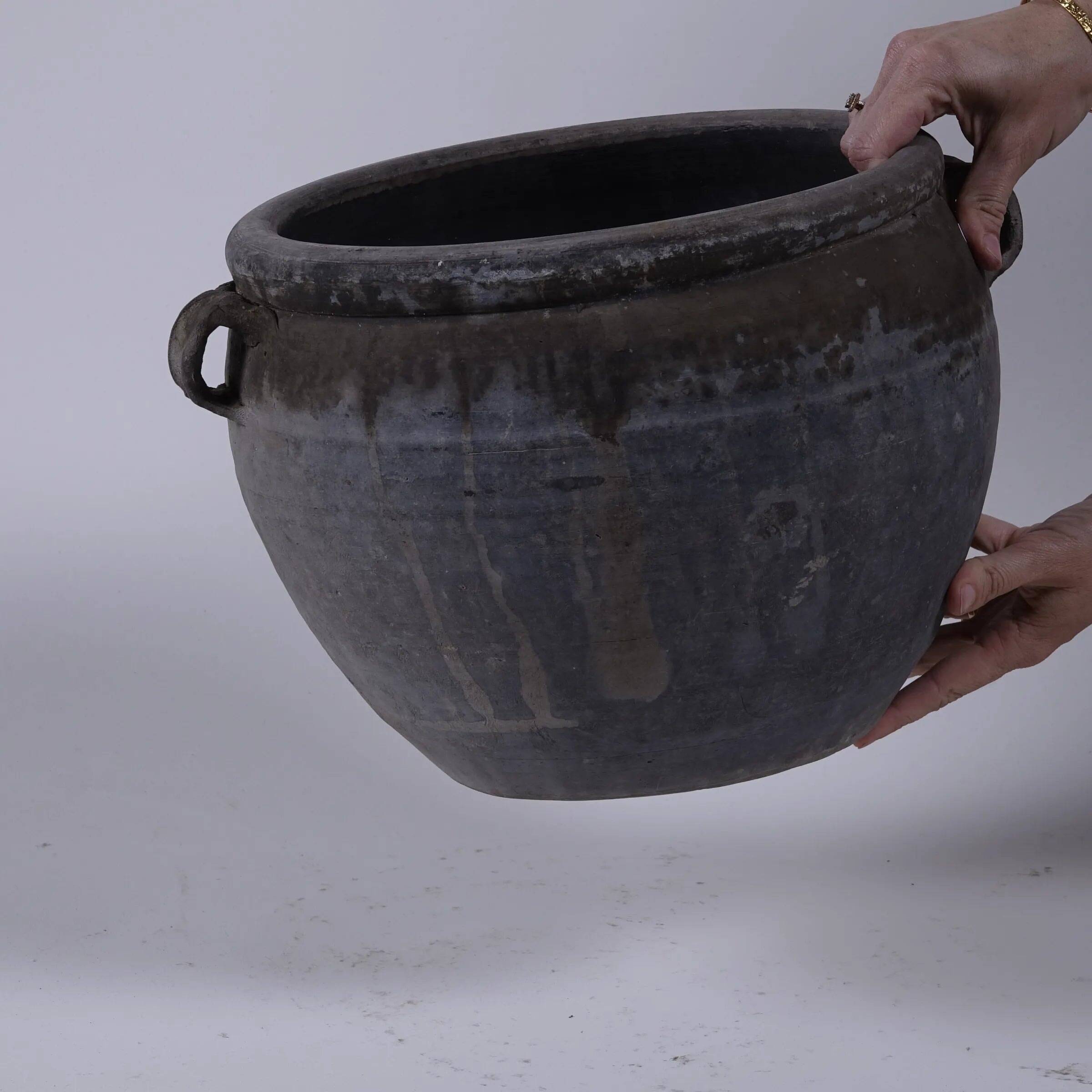Yanan - Grey Chinese pottery with handles no. 2