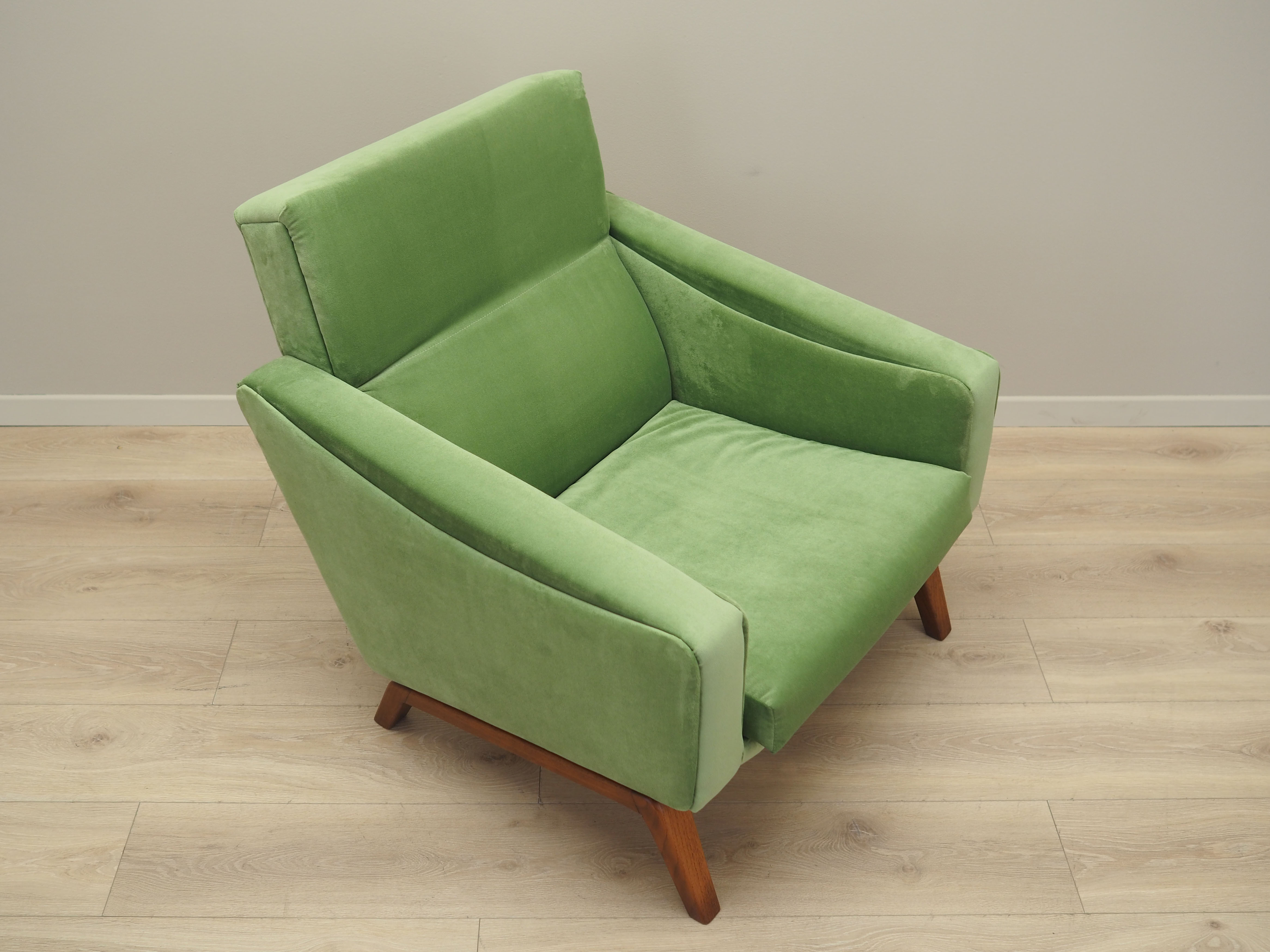 Fauteuil vert, design danois, années 1970, fabriqué au Danemark