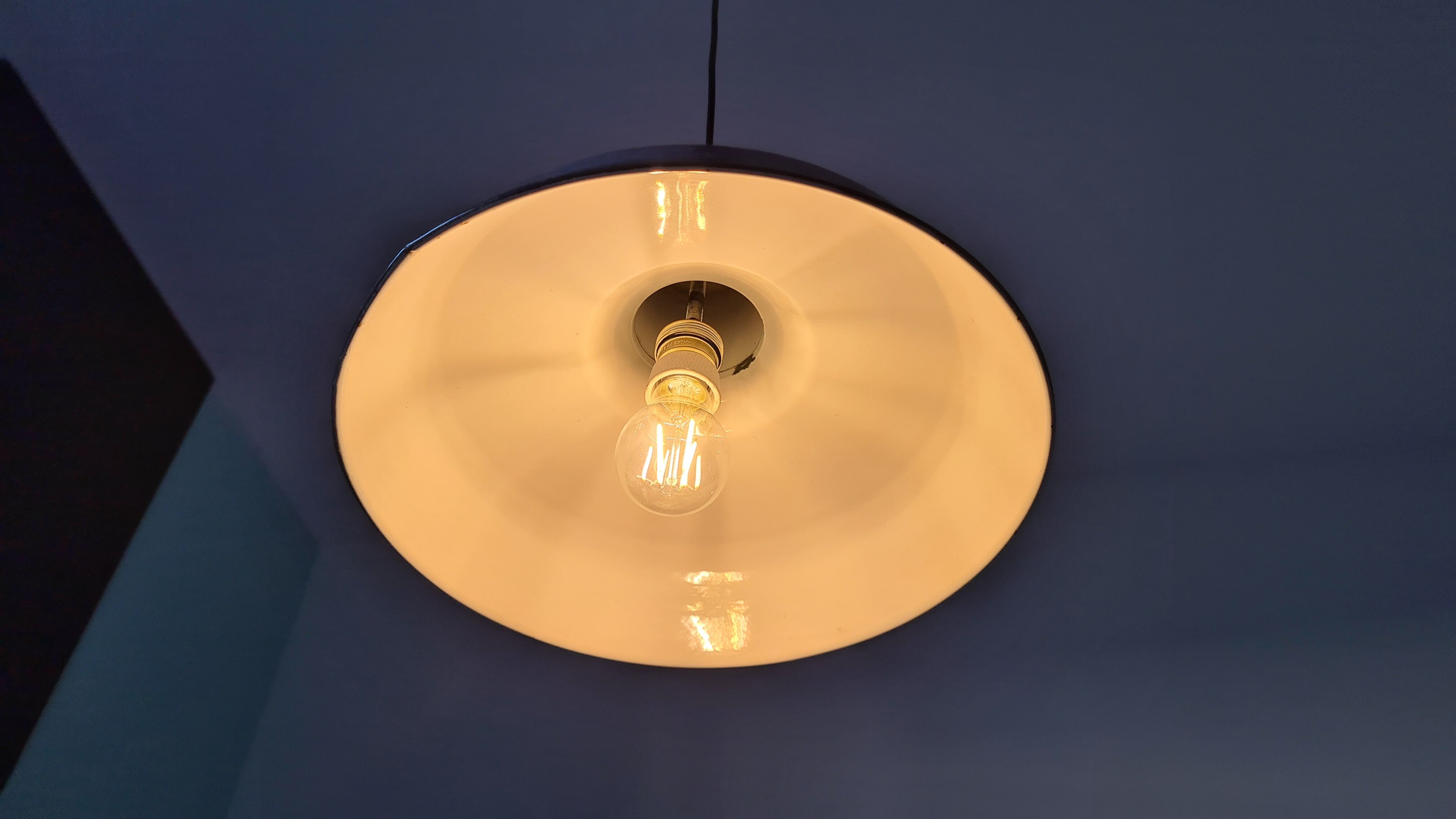 Vintage industrial suspension in enamelled sheet metal