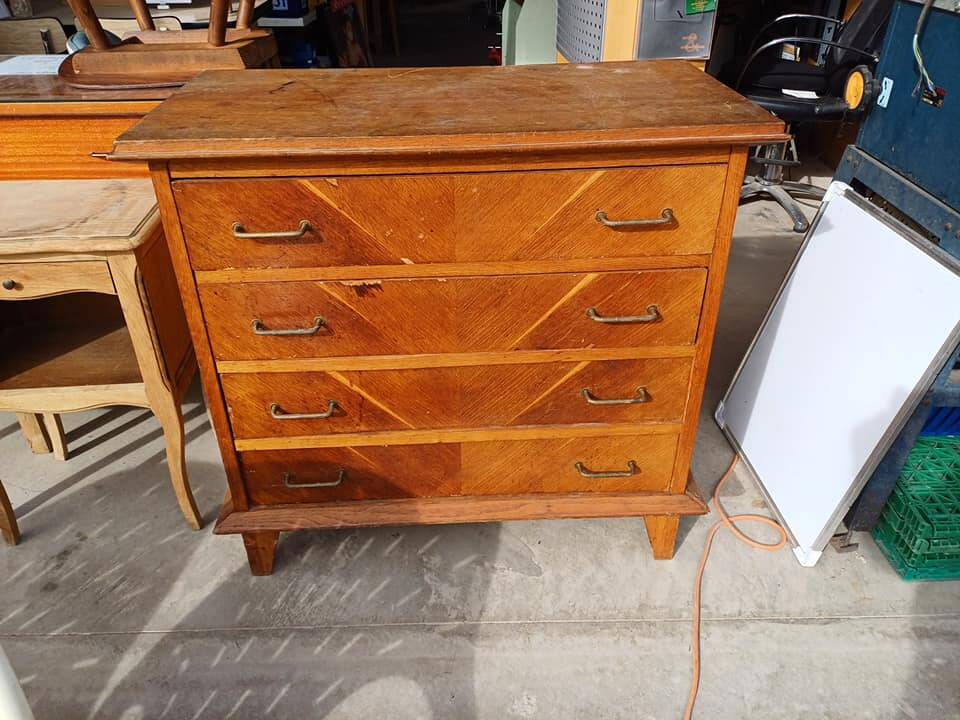 Commode vintage 1950 environ