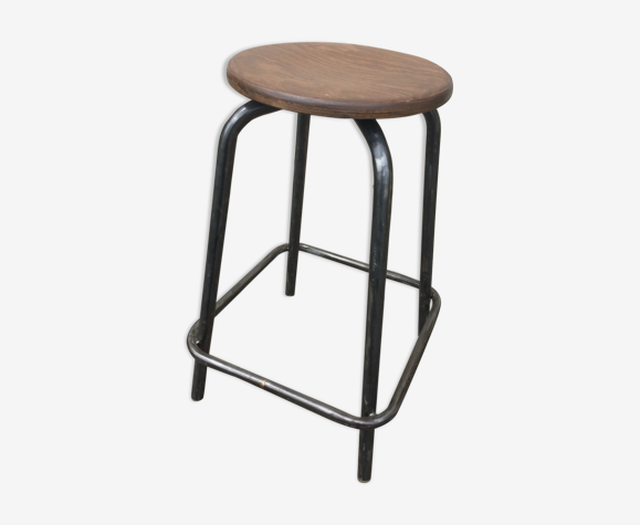 Ancien tabouret industriel