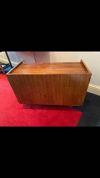 Bar cabinet 2 doors rolling