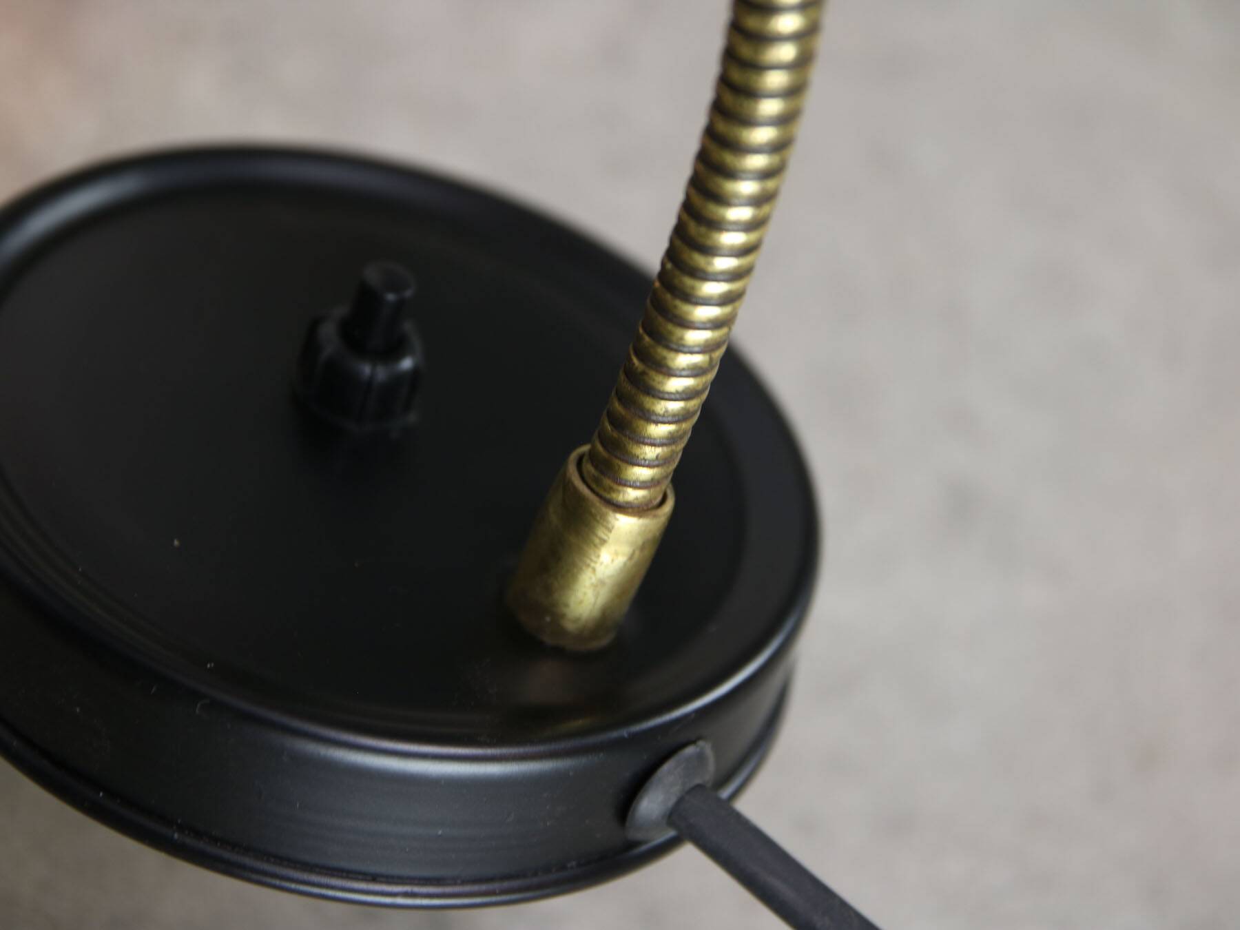 Mid-Century Italian Mini Gooseneck Table Lamp in Black and Brass