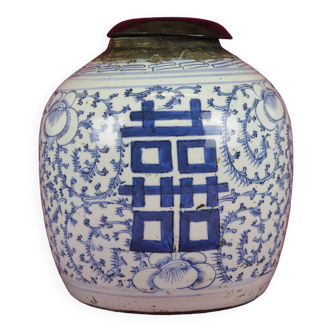 Vintage ceramic vase from China hand painted white blue wooden lid CM2