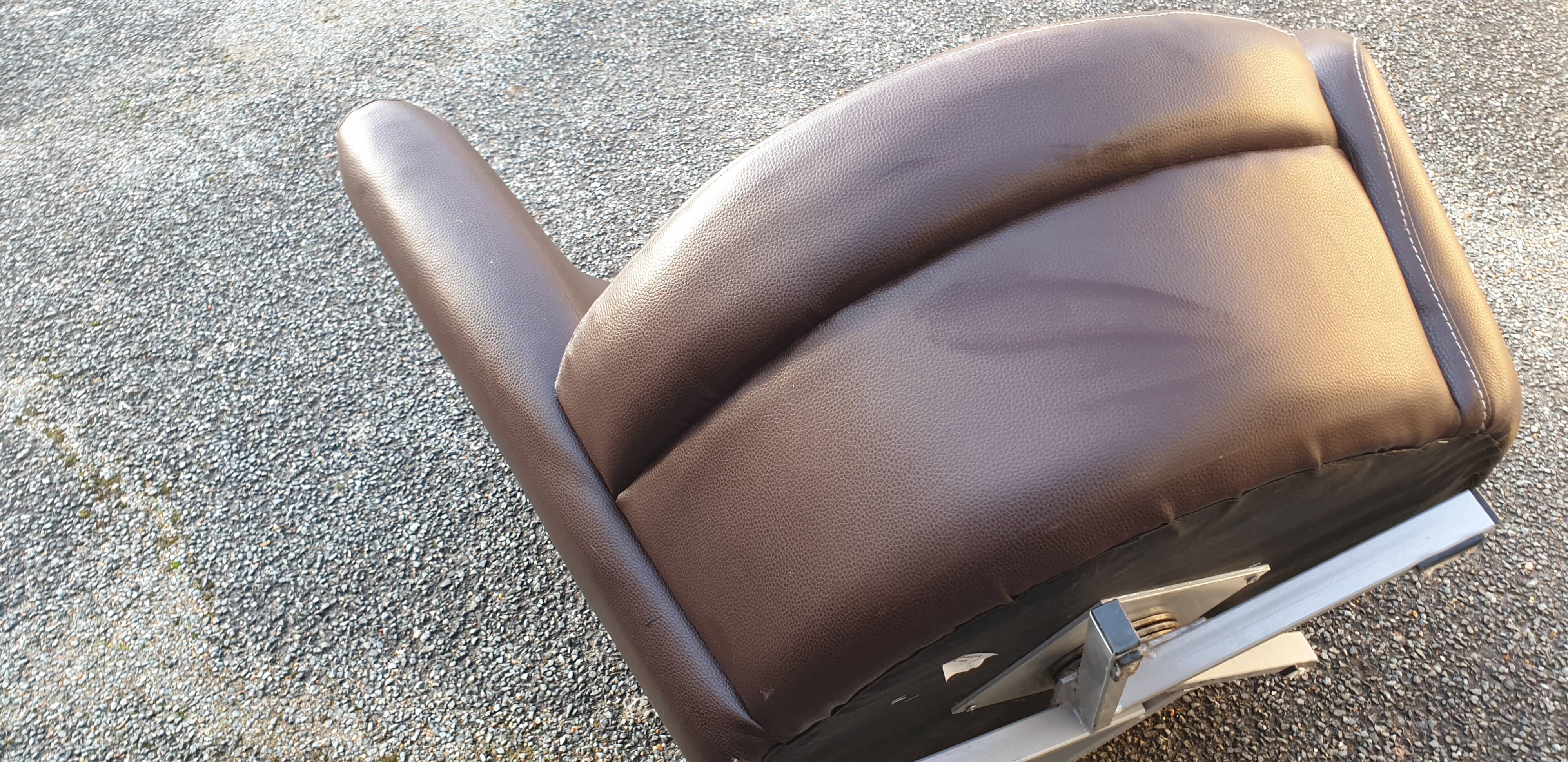 Rotating living room design armchair