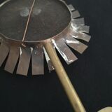 Miroir ancien en laiton, forme fleur, 9.5cm