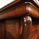 Comptoir de magasin du 19ème siècle en acajou et placage de bois de loupe avec dessus en marbre