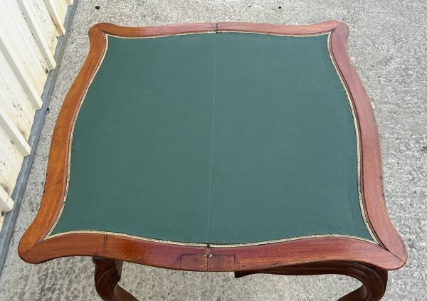 Table de jeu en bois d'acajou Napoléon III, 18ème siècle