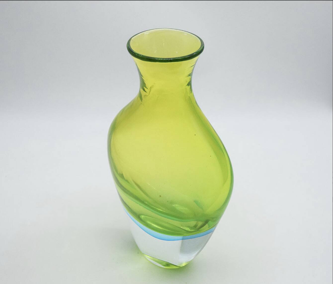 Flavio Poli for Seguso Vetri D’arte Large Sommerso Vase from the 1960s