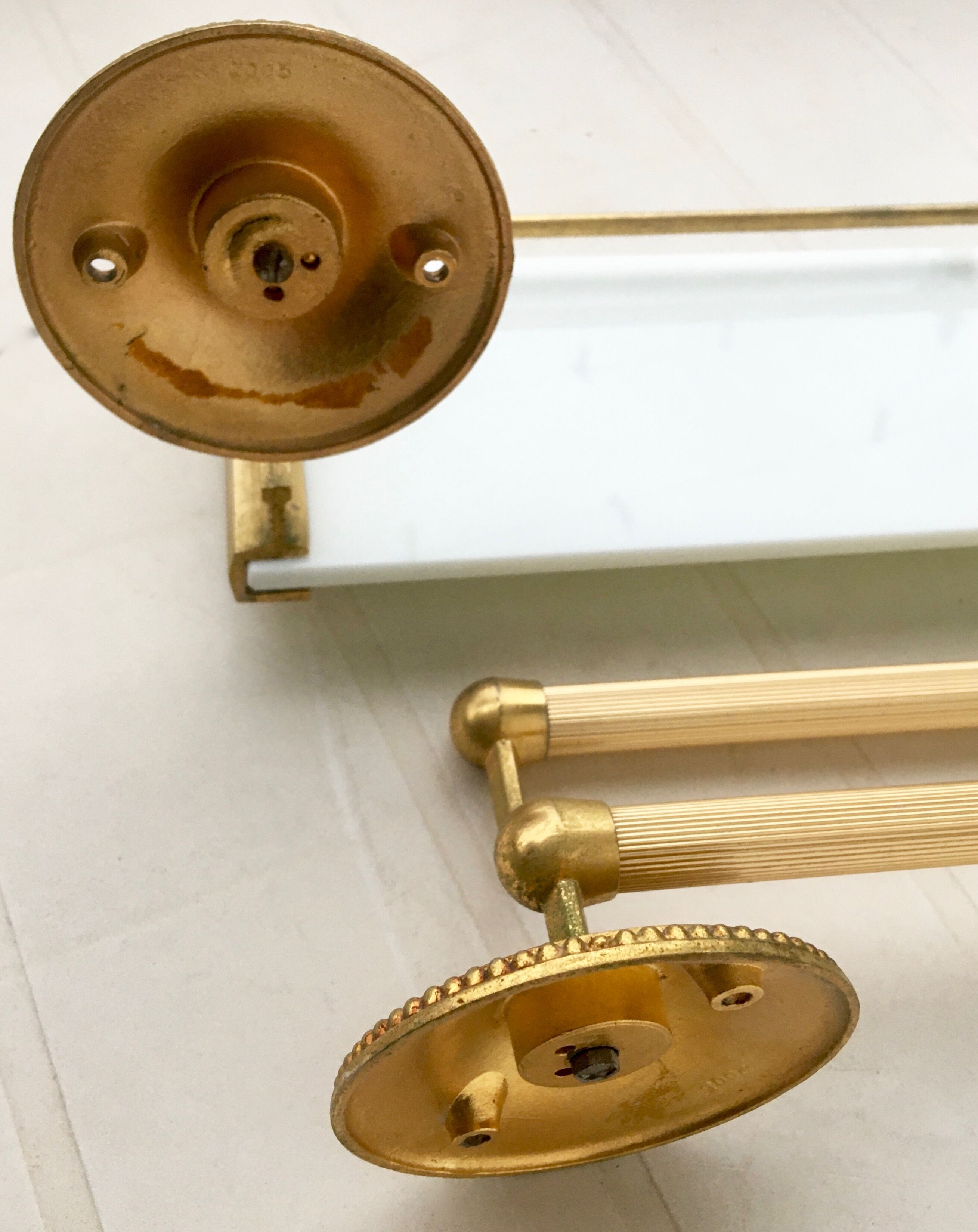 Vintage towel rack and tablet set