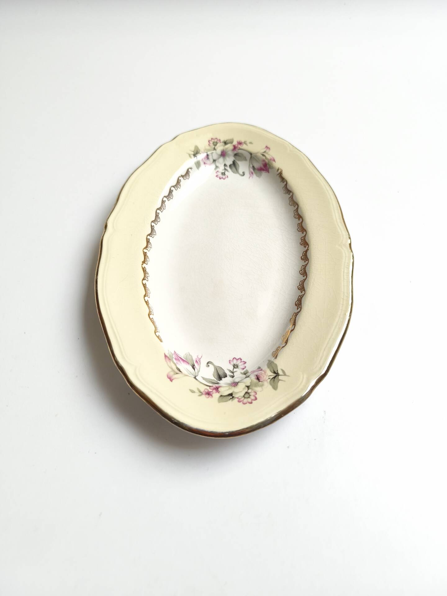 Ravier vintage L'Amandinoise model Paola white cream flowers