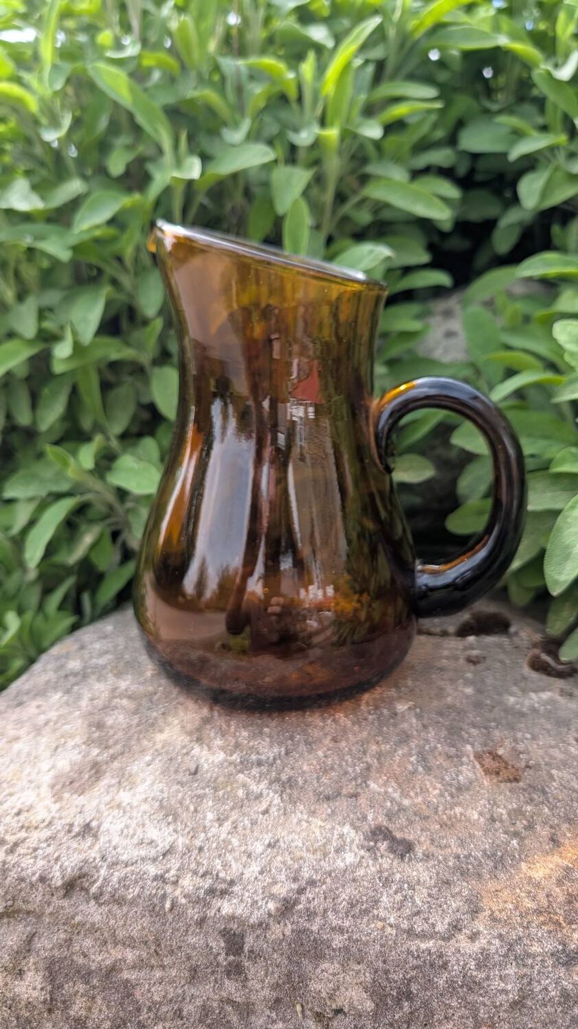 Pichet en verre ambré 60's