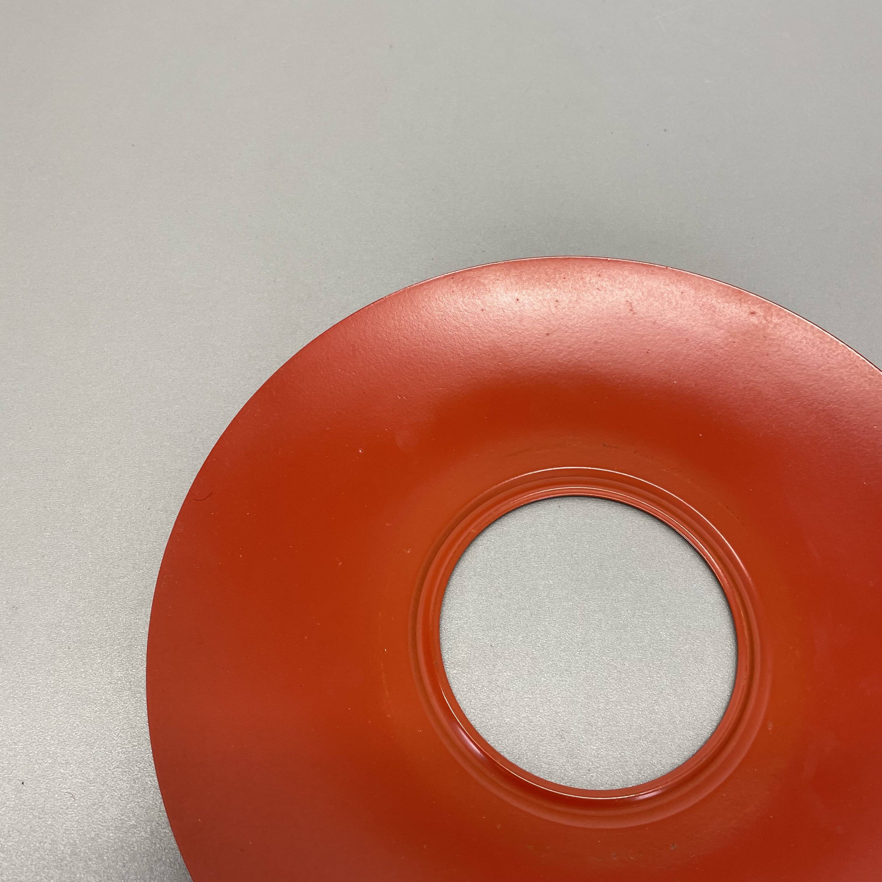 Round red wall light in metal and opaline glass in the Stilnovo style, 20 cm, Italy, 1960s