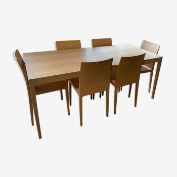 Set table and chairs
