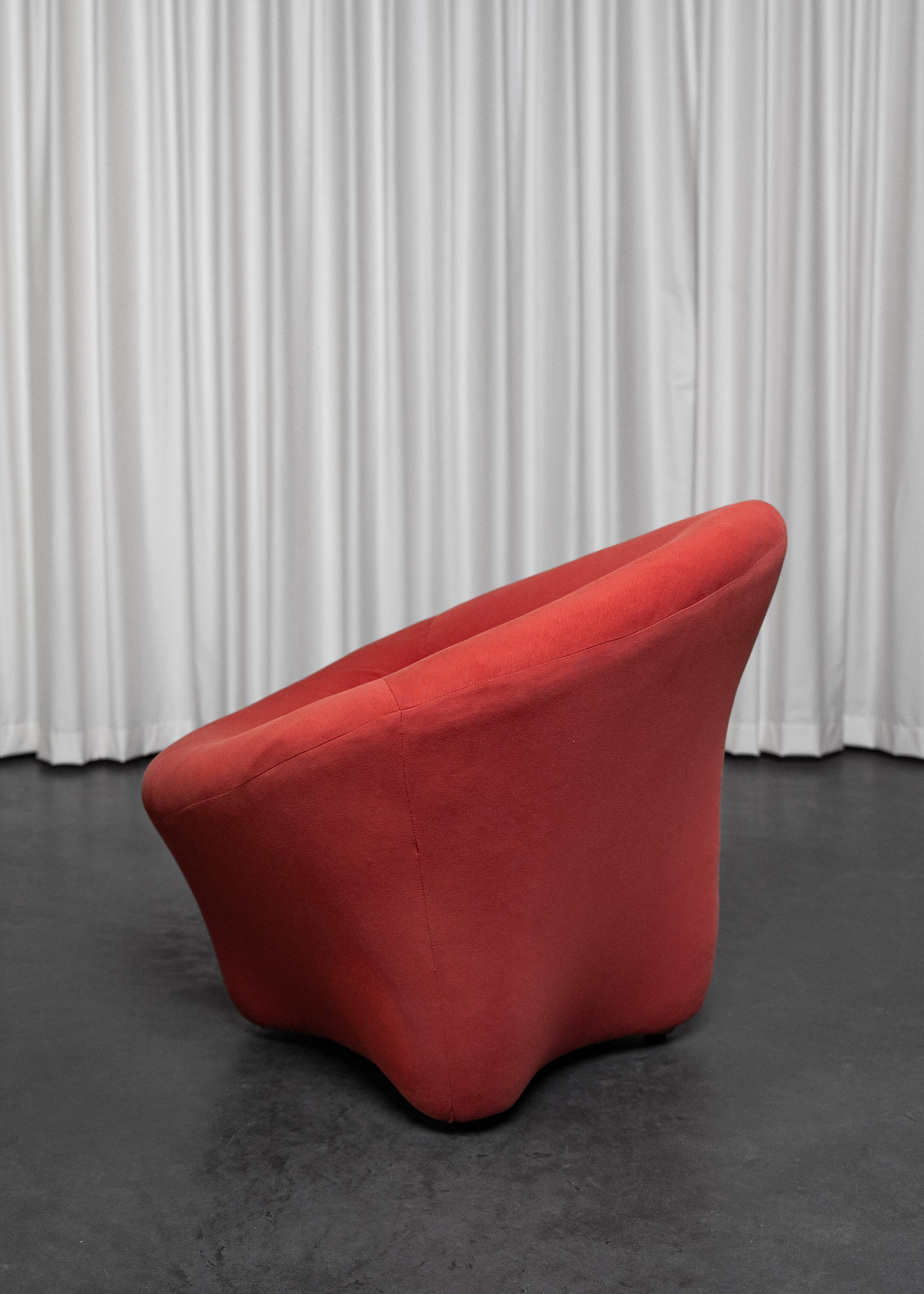 Set of 3 Space Age armchairs in the style of Pierre Paulin.