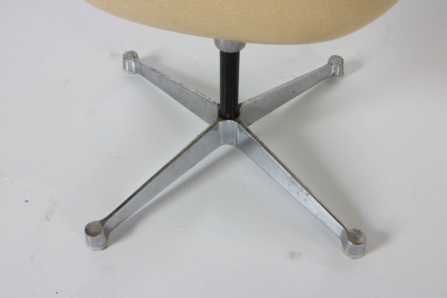 Two armchairs Charles and Ray Eames