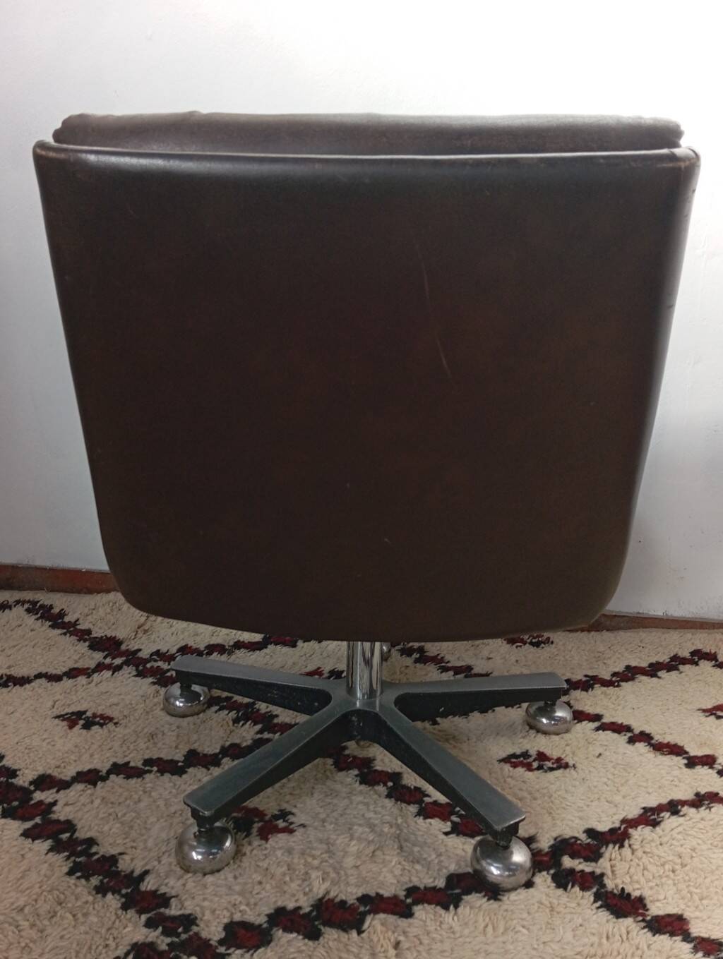 Italian armchair from the 1980s