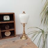 Art deco lamp in brass and opaline