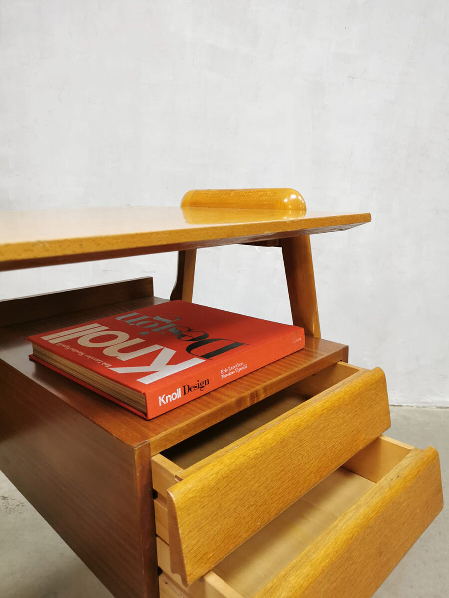 Midcentury Italian design writing desk Vittorio Dassi