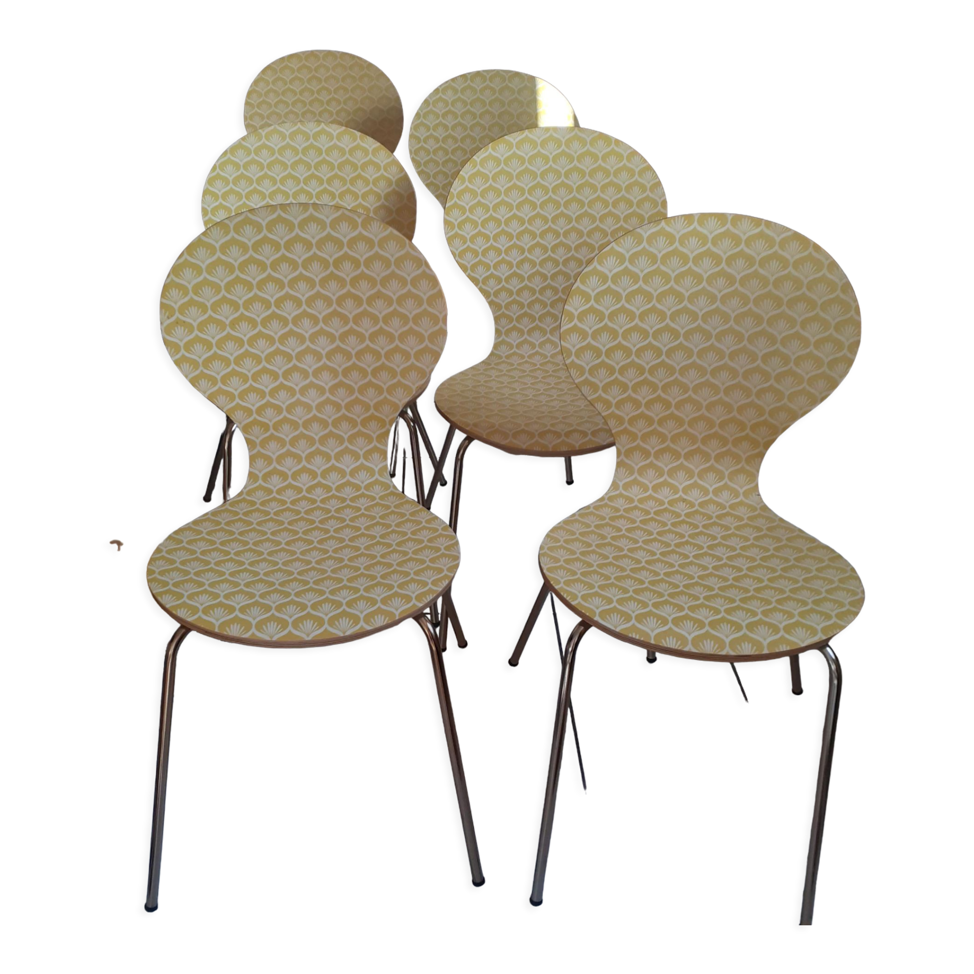 4 yellow chairs printed in laminated wood