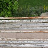 Folding garden bench