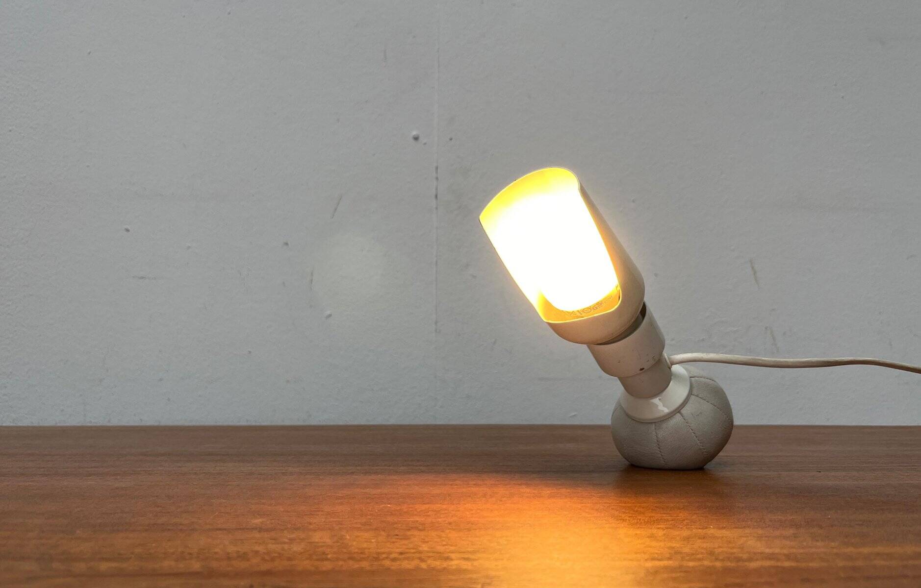 Italian table lamp model 600/P from the mid-century space by Gino Sarfatti for Arteluce, 1960s.