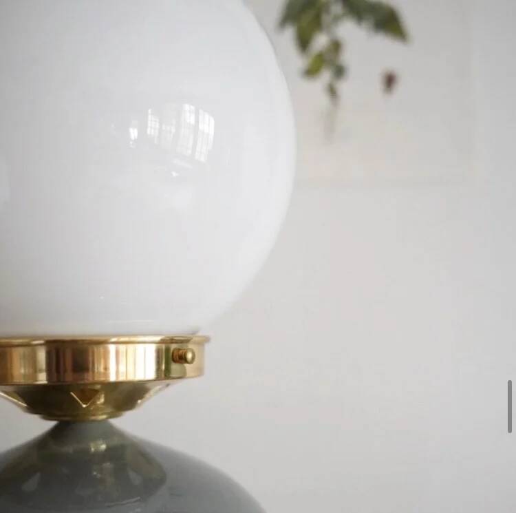 Grey ceramic lamp & opaline