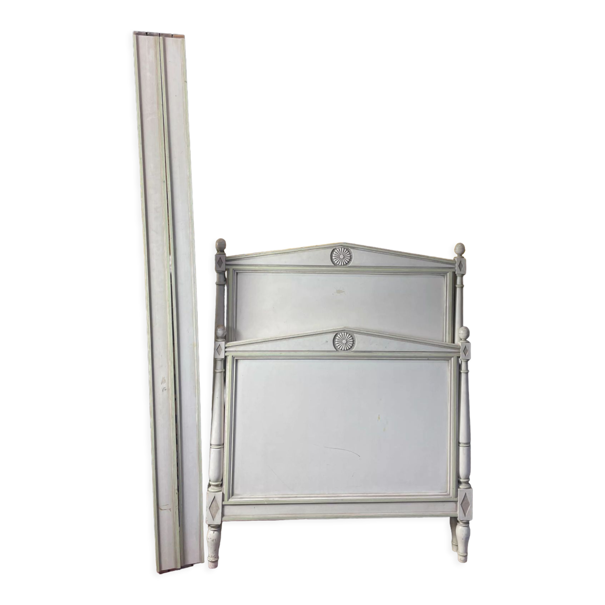 Children's bed Louis XVI style