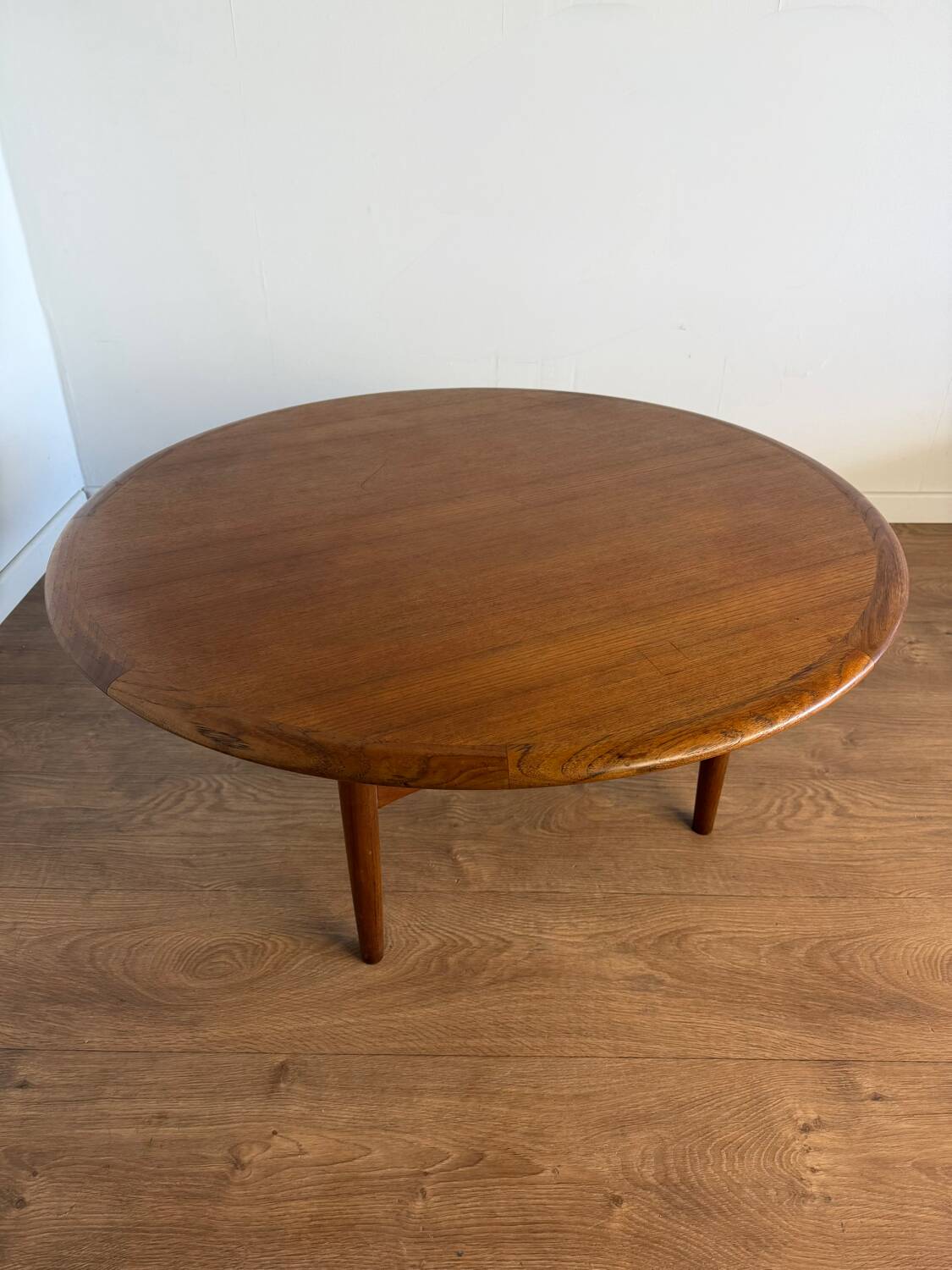 Vintage Danish round coffee table – in the style of Johannes Andersen