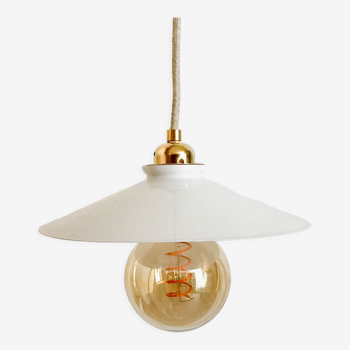 White opaline flat suspension