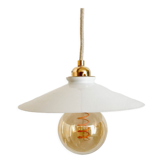 White opaline flat suspension