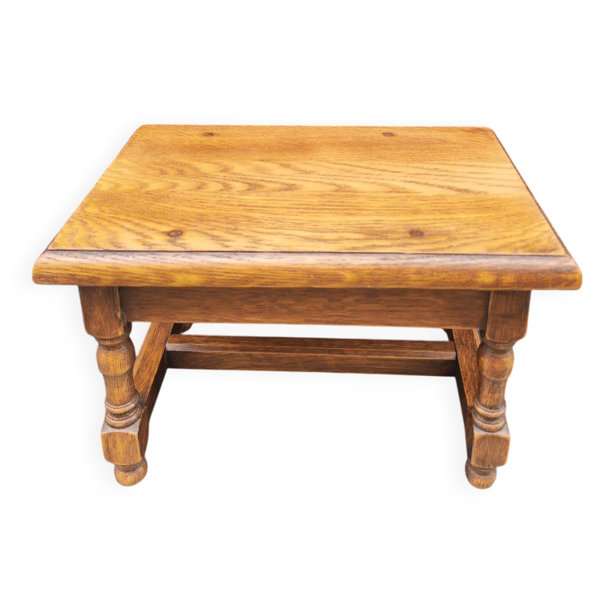 Petit tabouret en bois massif vintage