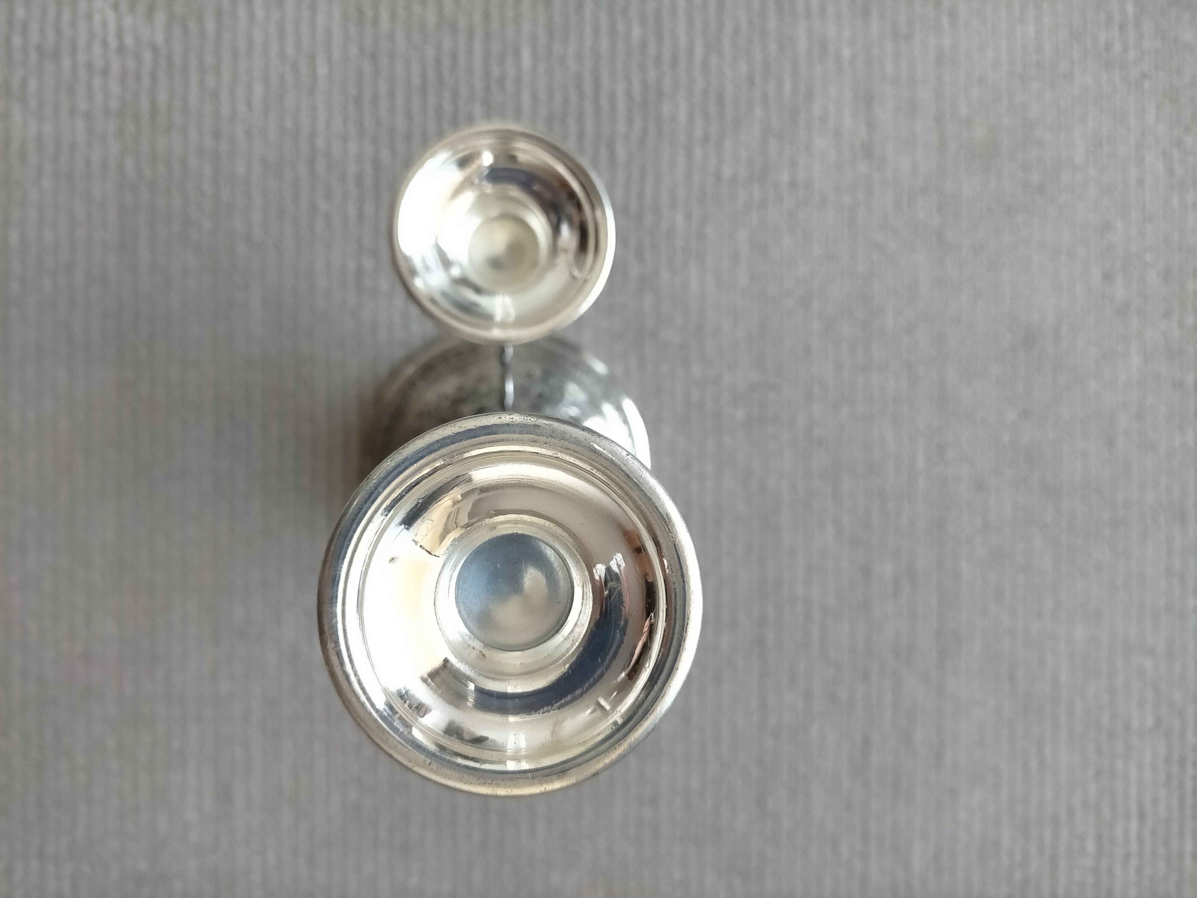 Two-arm metal candlestick