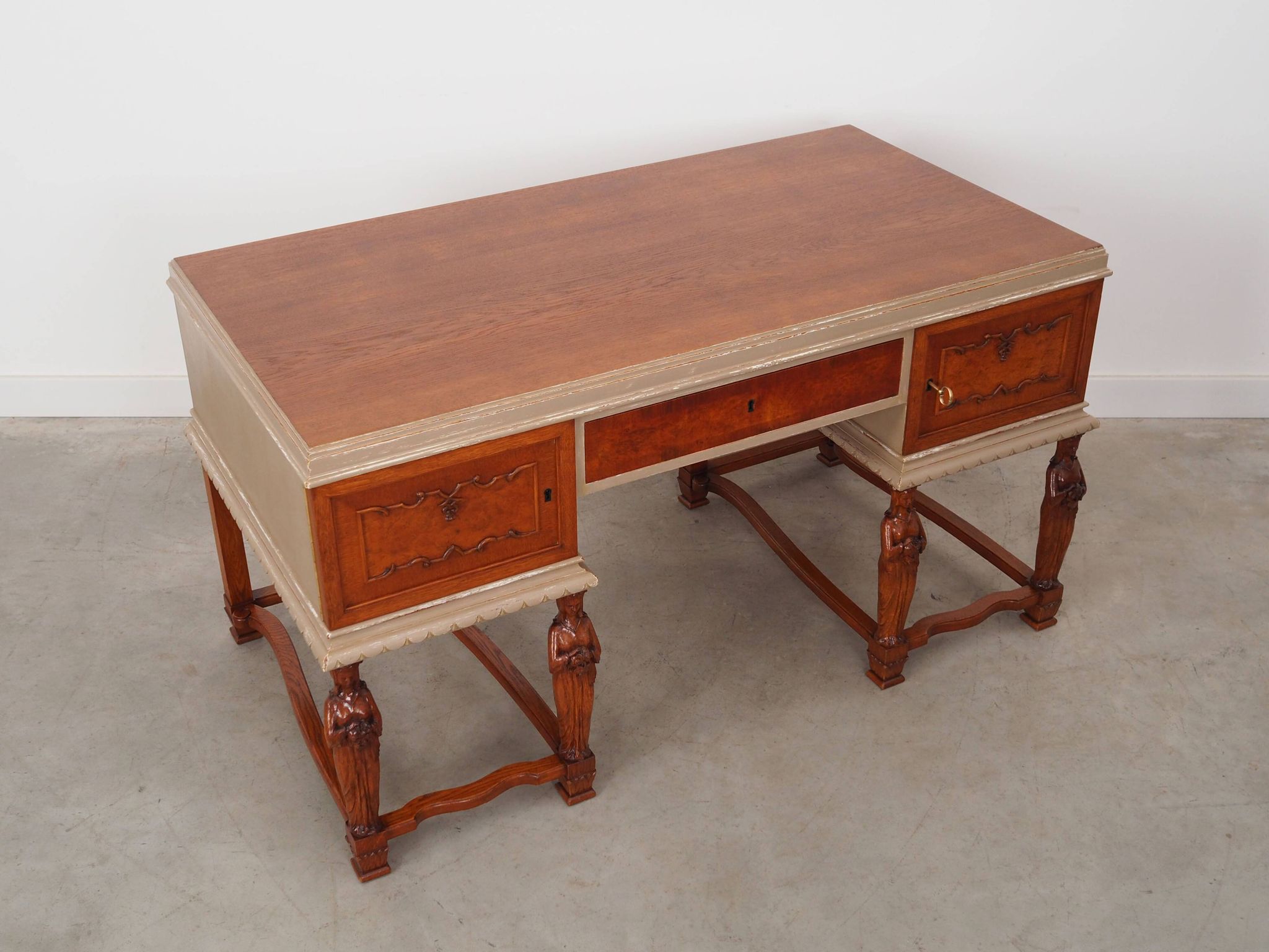 Bureau en chêne, design danois, années 1950, production : Danemark
