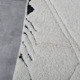 Handmade Moroccan Beni Ourain rug in cream white, 150/250cm