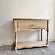 Petite console