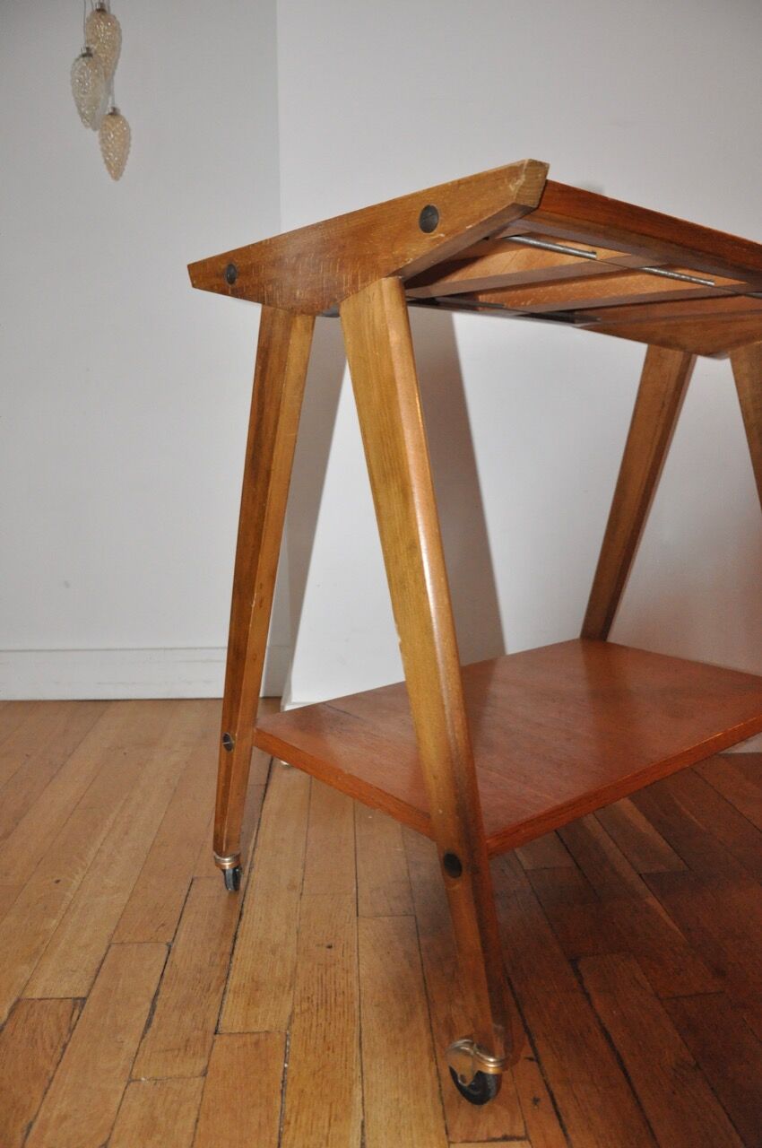Serving table in wooden