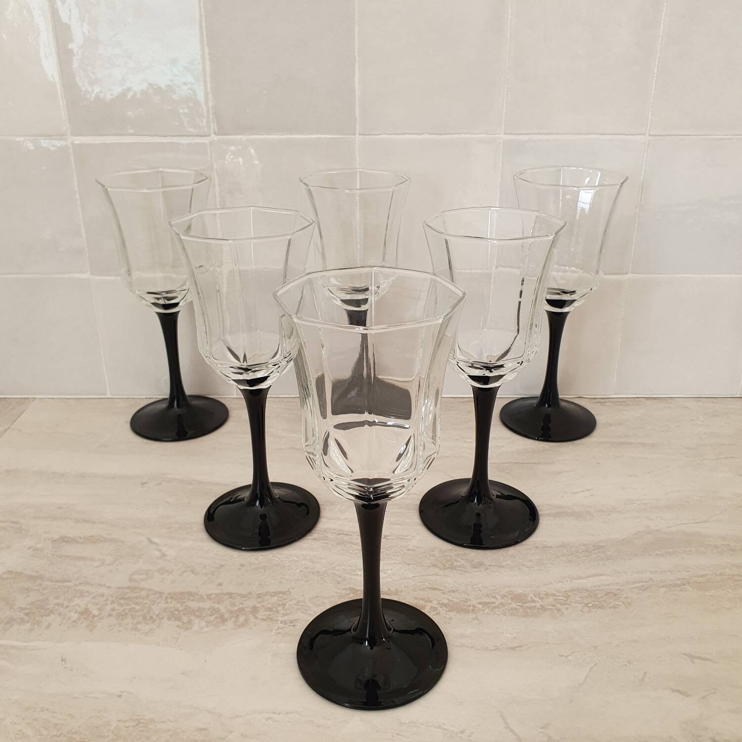6 Octime octagonal black-footed wine glasses