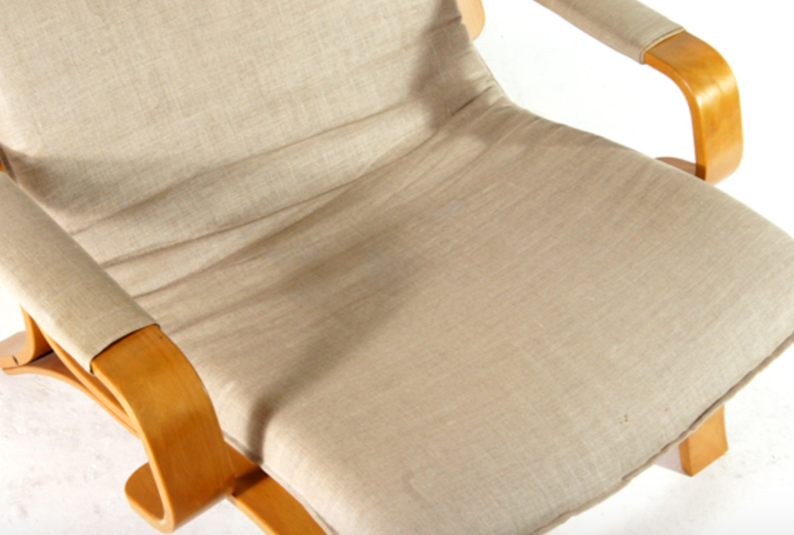 Easy lounge chair in modern curved wood fabric